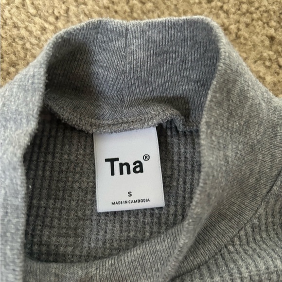 TNA cropped grey long sleeve - Picture 5 of 14